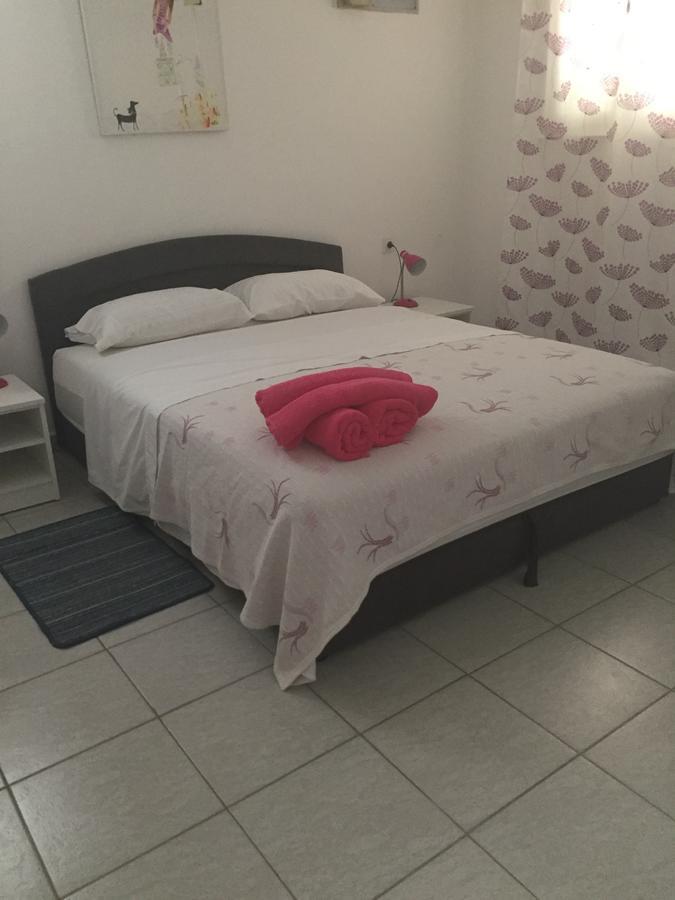 פריבלאקה Emilija Apartments Privlaka מראה חיצוני תמונה