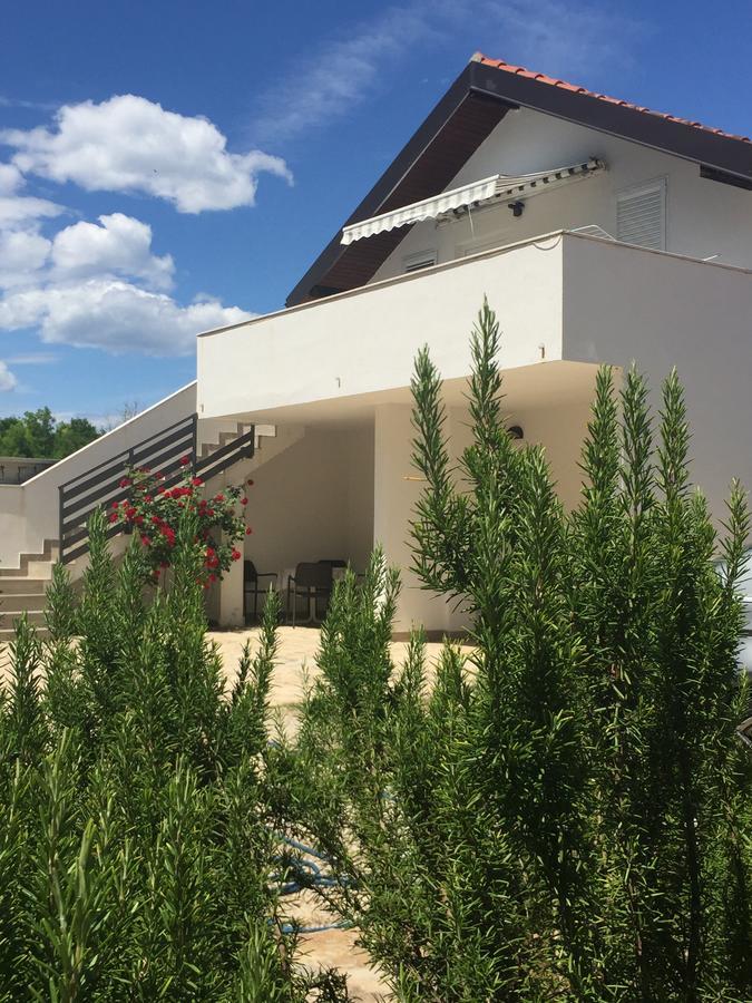 פריבלאקה Emilija Apartments Privlaka מראה חיצוני תמונה